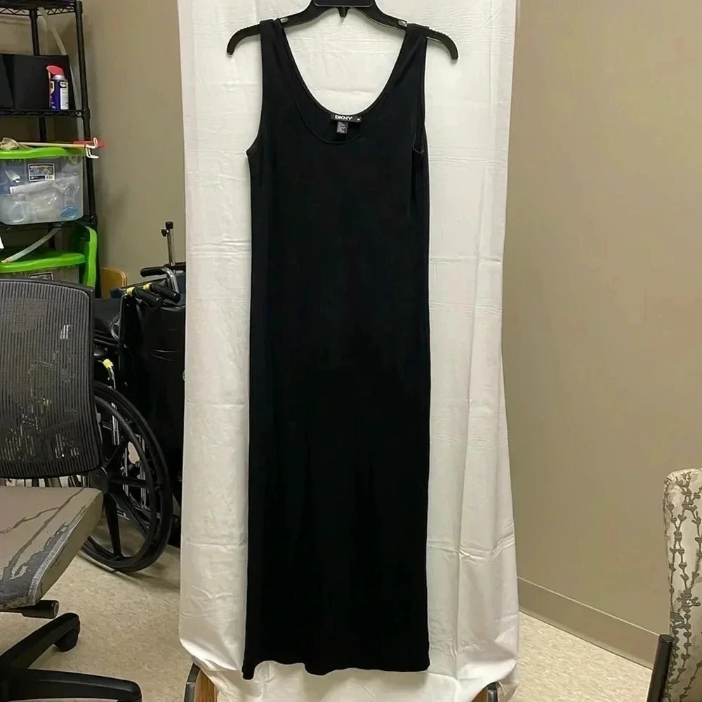 DNKY Black Sleeveless Maxi Dress. Stretchy sleek sexy size medium date party